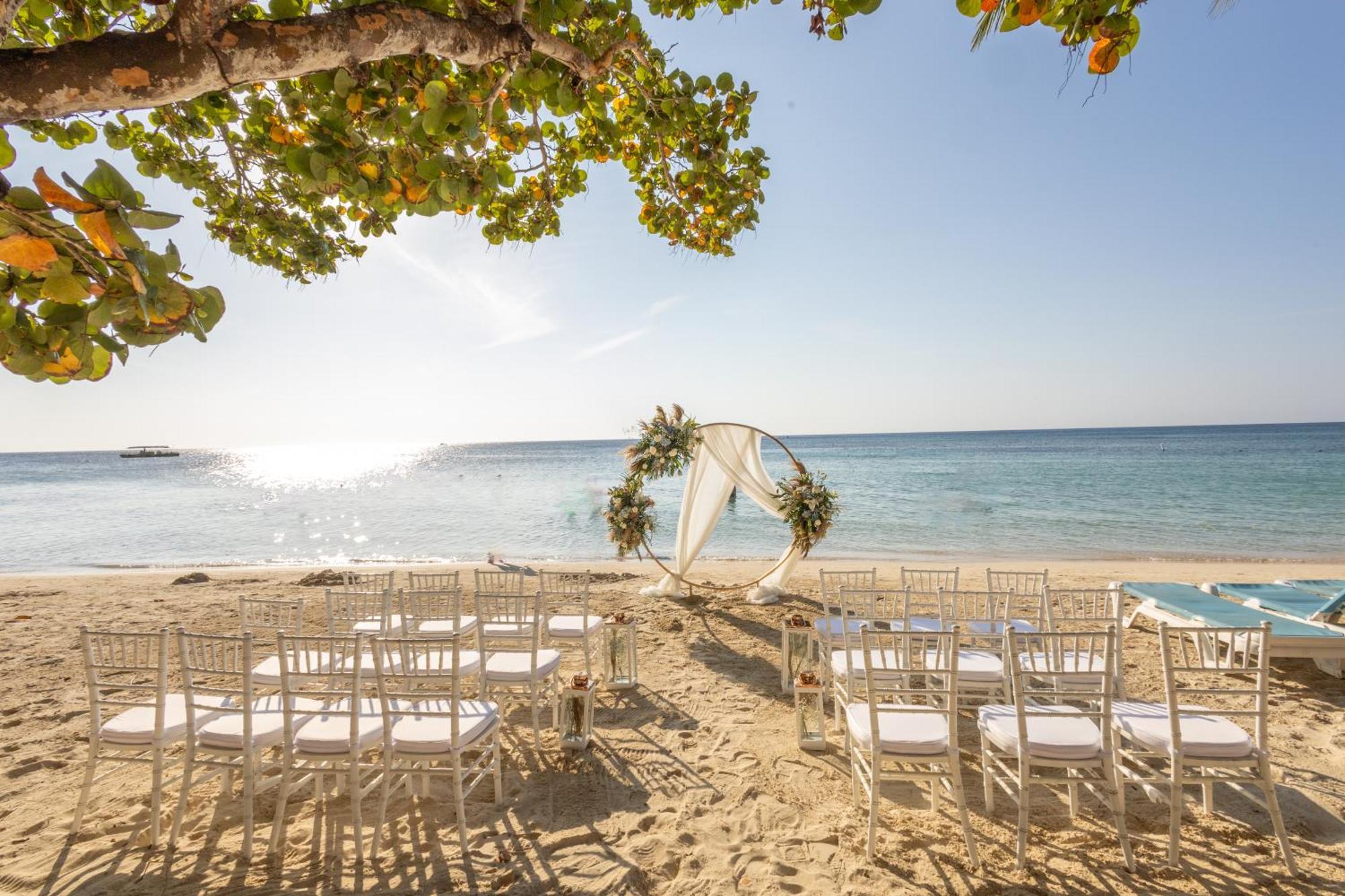 ווסט ביי Infinity Bay Spa & Beach Resort מראה חיצוני תמונה