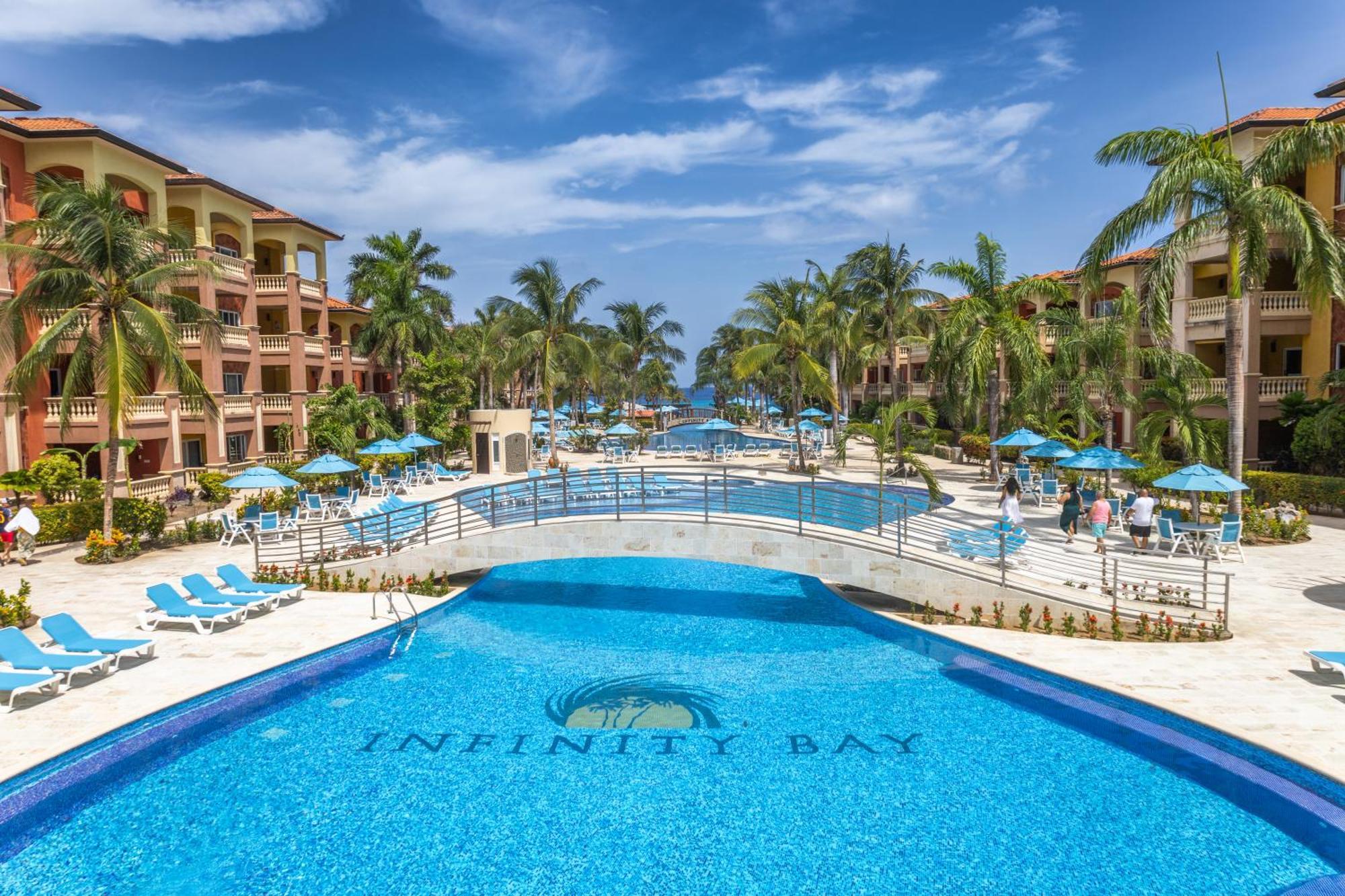 ווסט ביי Infinity Bay Spa & Beach Resort מראה חיצוני תמונה